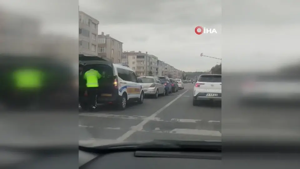 Lüleburgaz'da zincirleme kaza: Yaya için duran 5 araç birbirine girdi