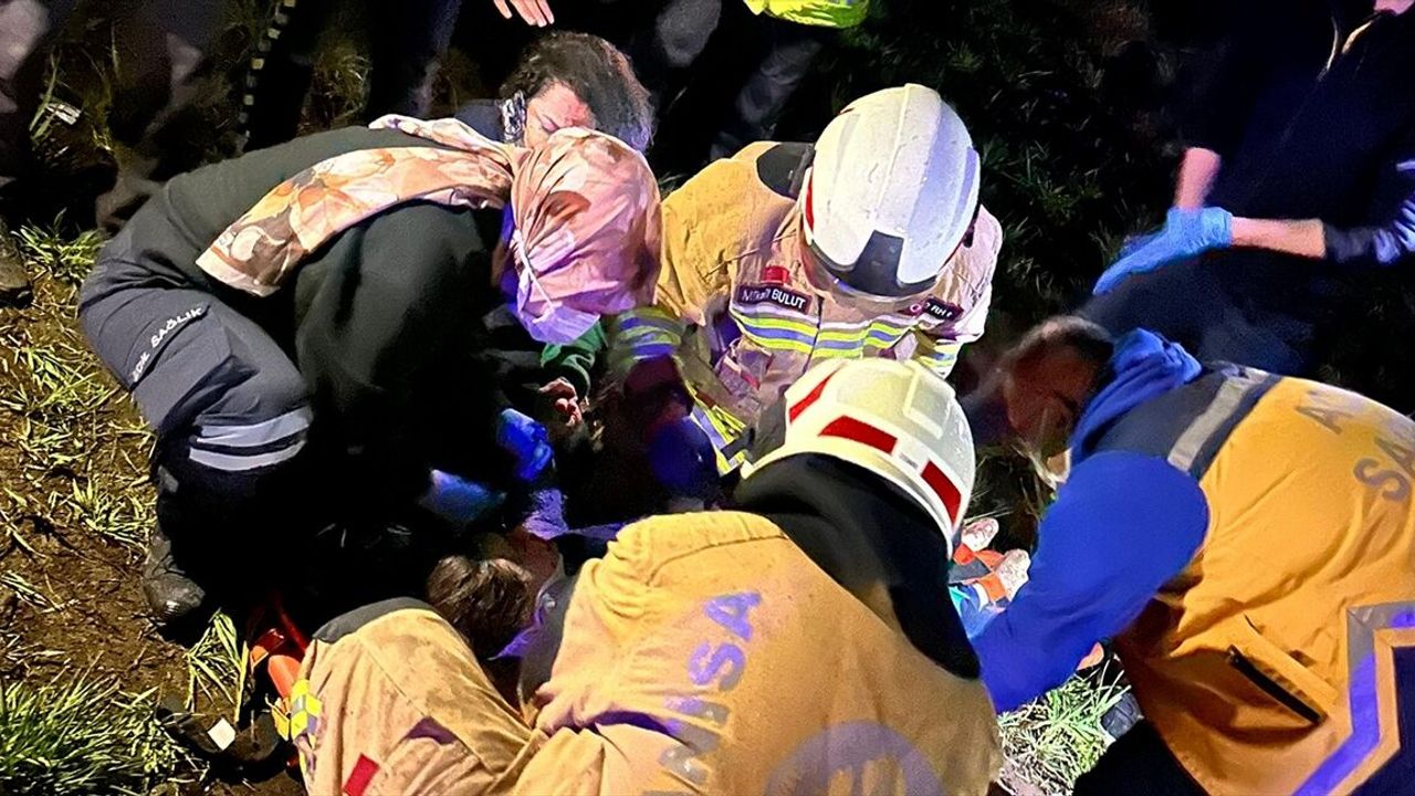 Uşak plakalı araçla kaza yapan sürücü, Kula Devlet Hastanesi'nde hayatını kaybetti