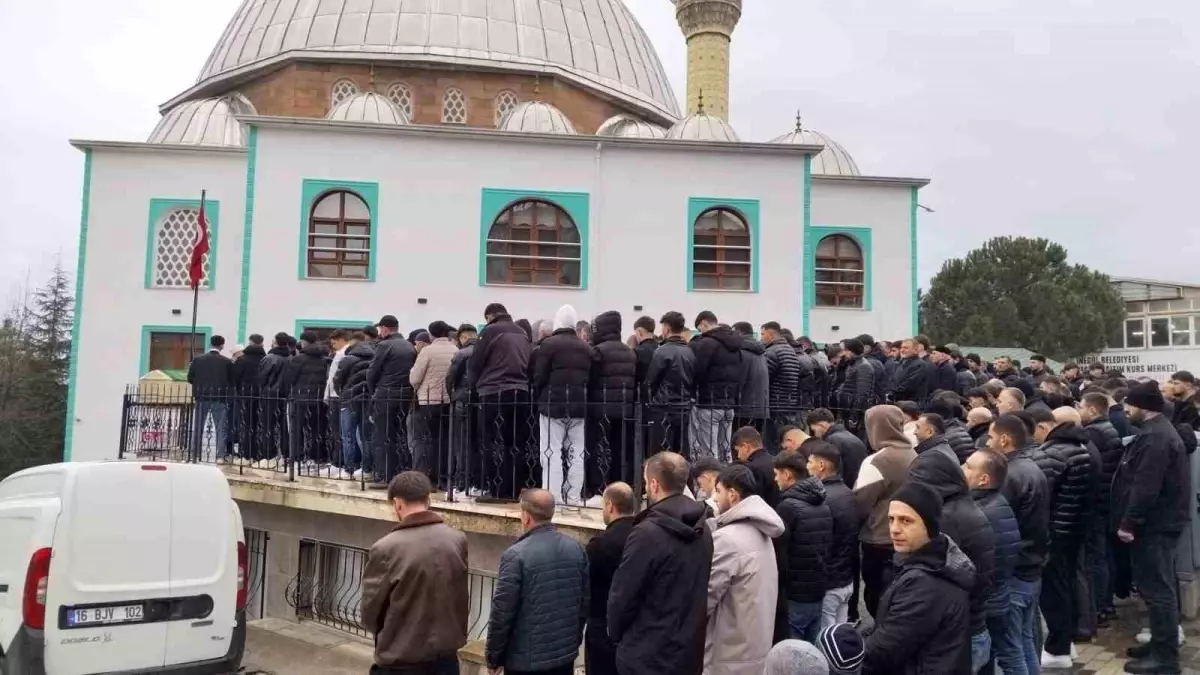 Bursa'da Trafik Kazası: Genç Hayatını Kaybetti