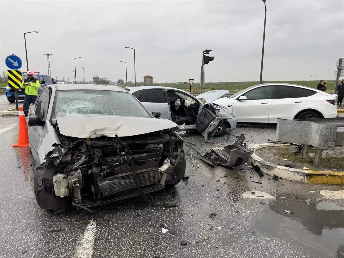 Havsa'da Trafik Kazası: 2 Yaralı