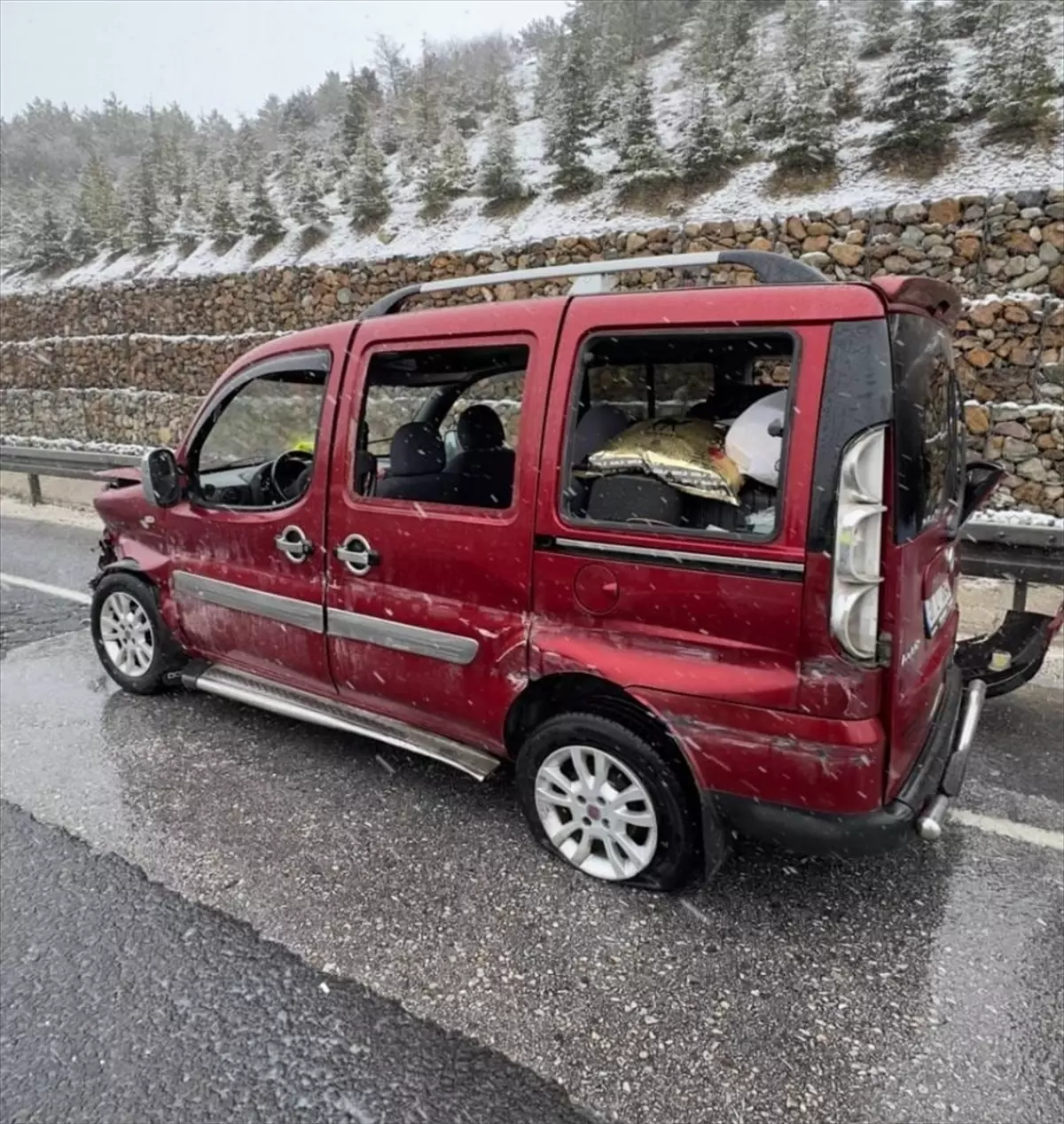 Uşak'ta Trafik Kazası: 6 Yaralı