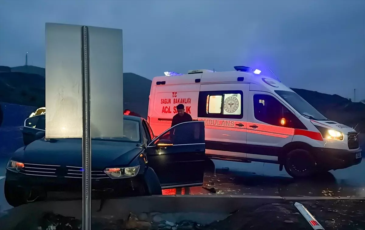 Bitlis'te Trafik Kazası: 4 Yaralı