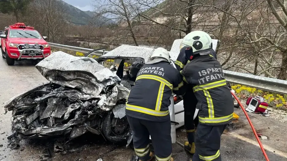 Isparta-Antalya Karayolu’nda otomobil kazası: İki ölü, 4 yaralı