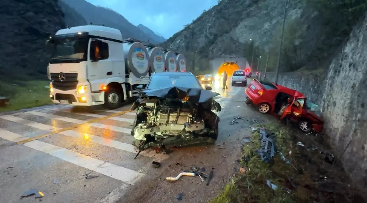 Karabük'te Trafik Kazası: İki Ölü, Bir Bebek Yetim Kaldı