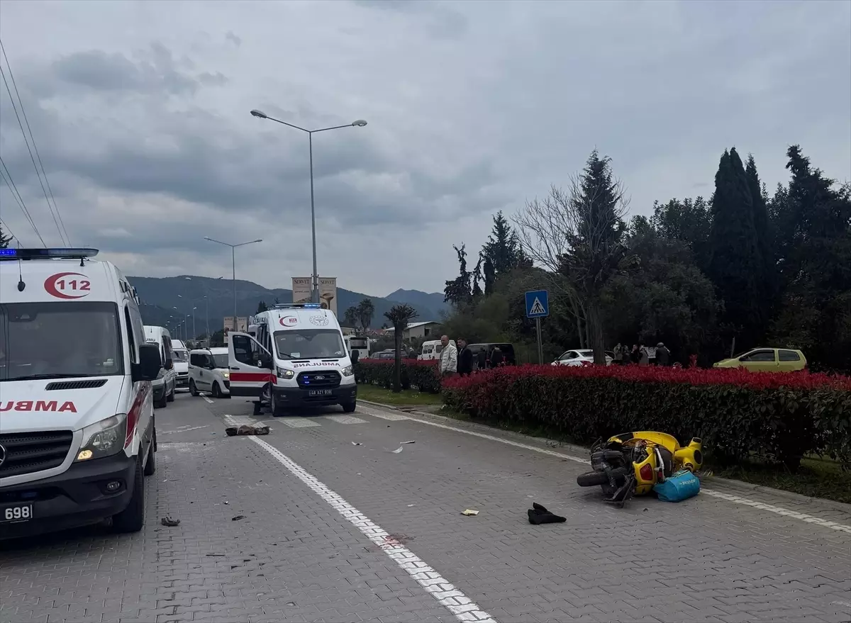 Marmaris'te Trafik Kazası: 2 İngiliz Turist Ağır Yaralı