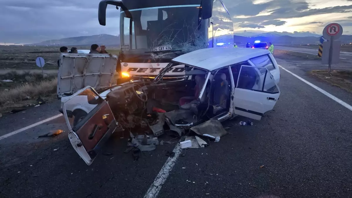 Niğde'de Trafik Kazası: 1 Ölü, 2 Yaralı