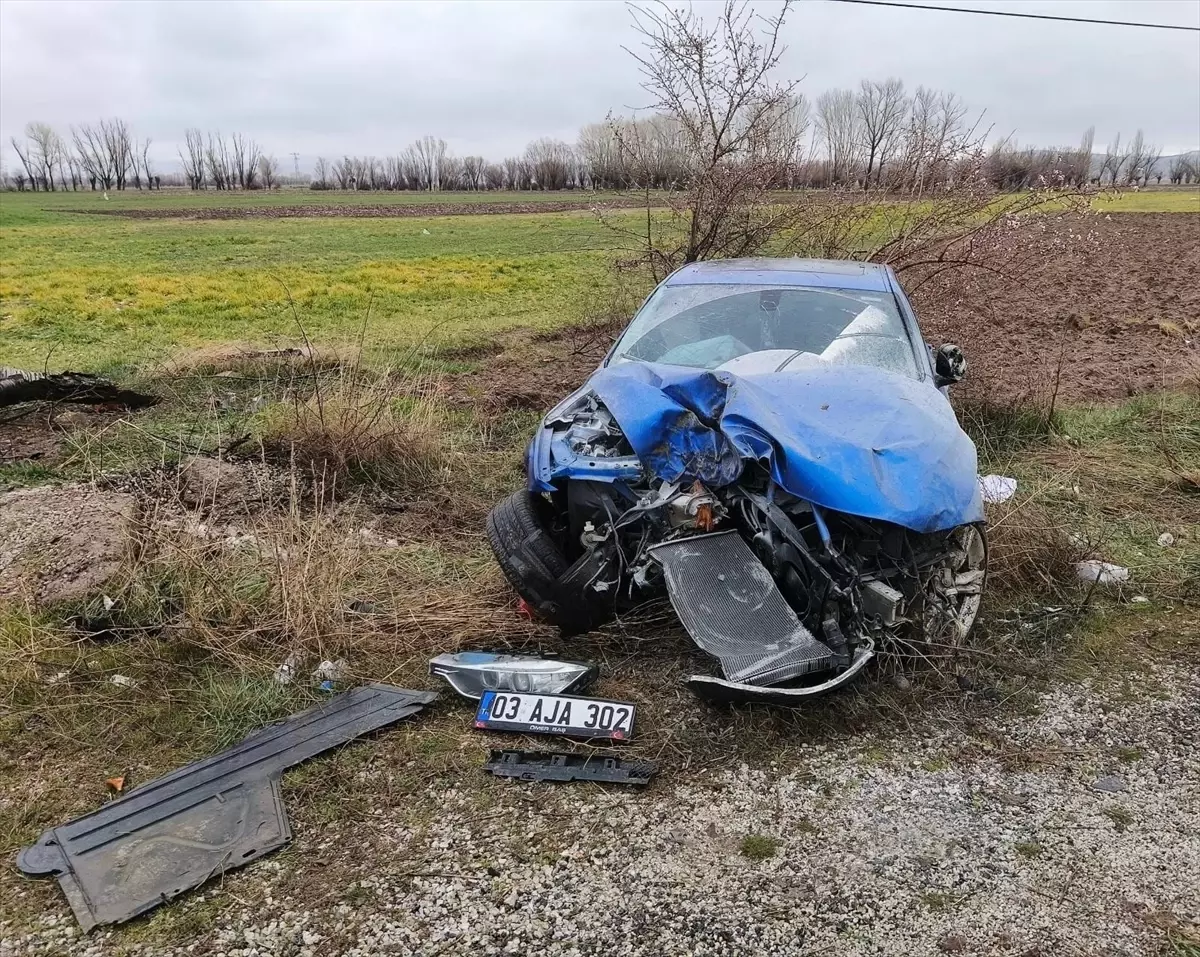 Şuhut'ta Trafik Kazası: 3 Yaralı