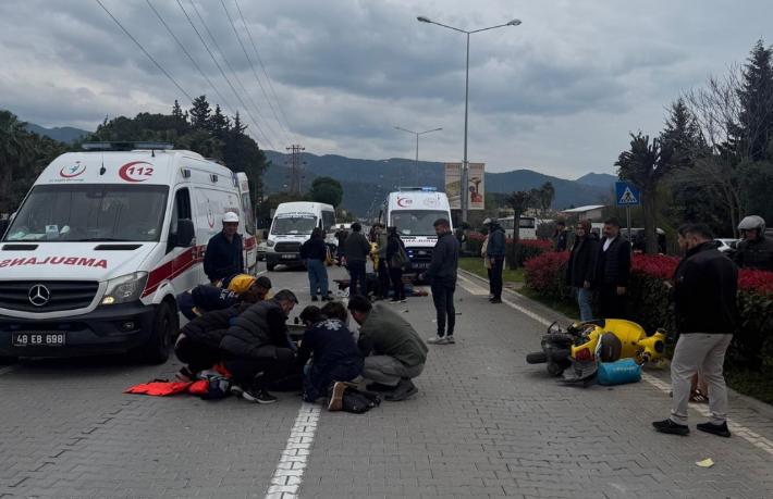 Marmaris'te Trafik Kazası... İki Turist Ağır Yaralı