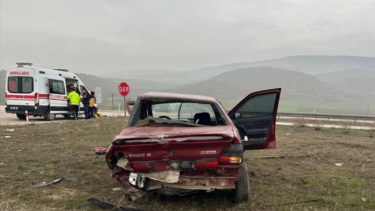 Amasya'da iki arabanın çarpıştığı trafik kazasında 5 yaralı