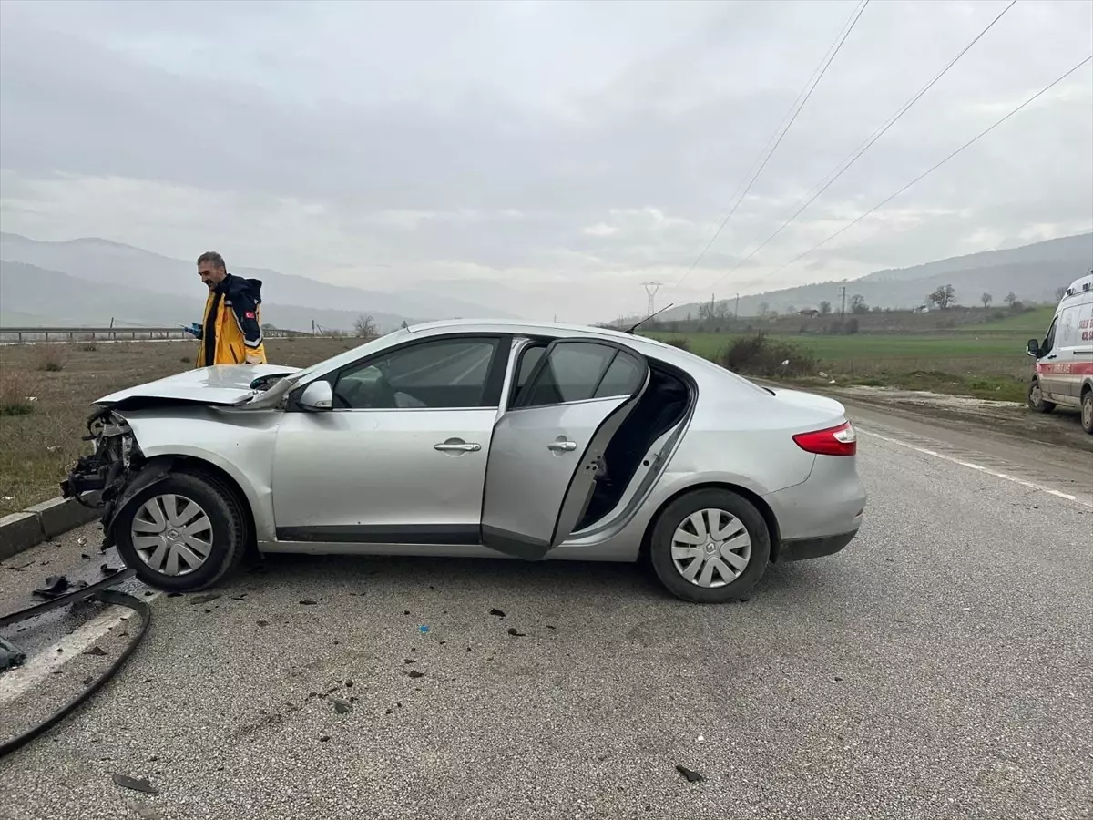 Amasya'da Trafik Kazası: 5 Yaralı