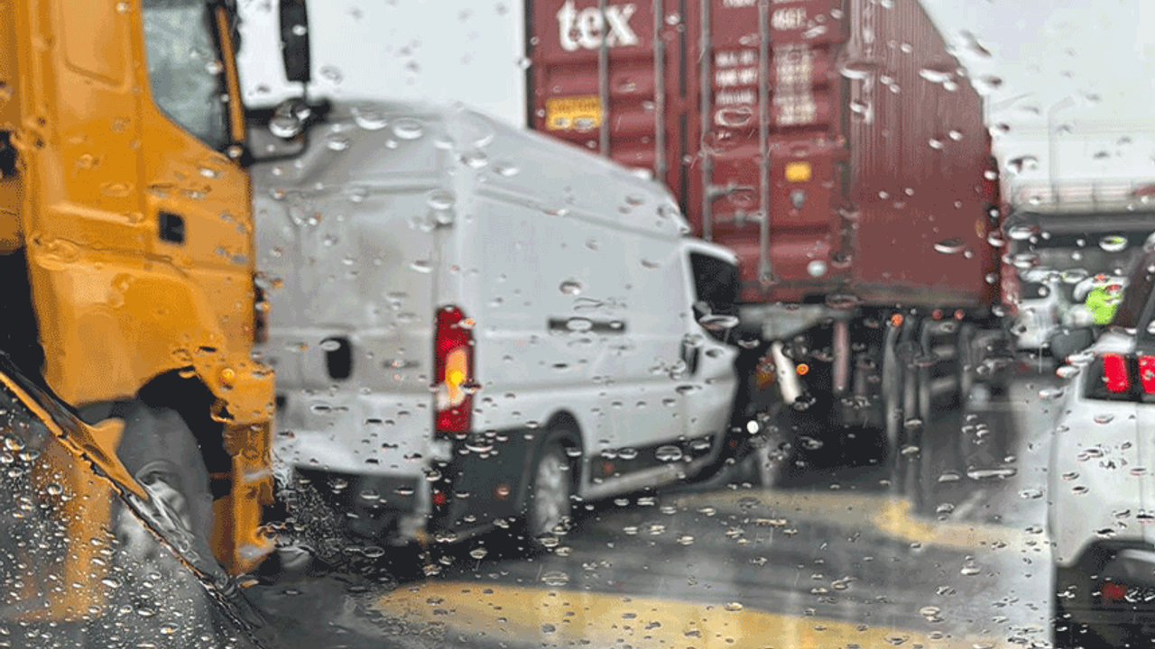 Eskişehir’de kaza trafiği felç etti: Çevre yolu kilitlendi