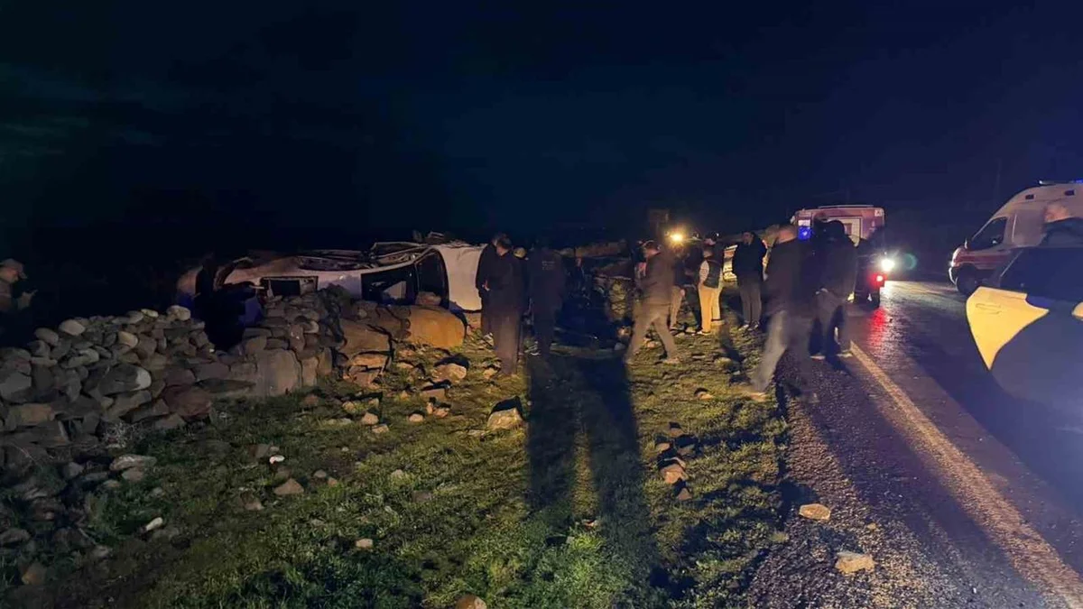Şanlıurfa Siverek'te Meydana Gelen Trafik Kazasında 19 Yaşındaki Genç Hayatını Kaybetti