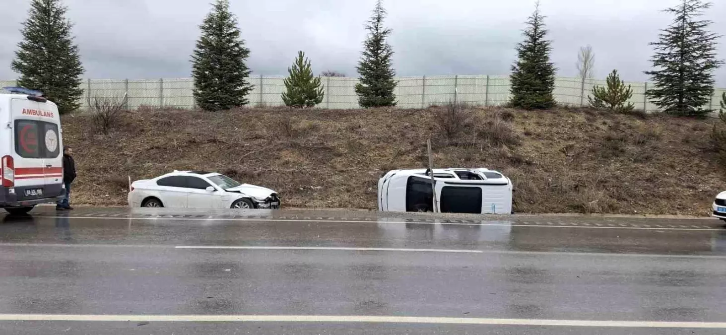 Afyonkarahisar'da Trafik Kazası: 6 Yaralı