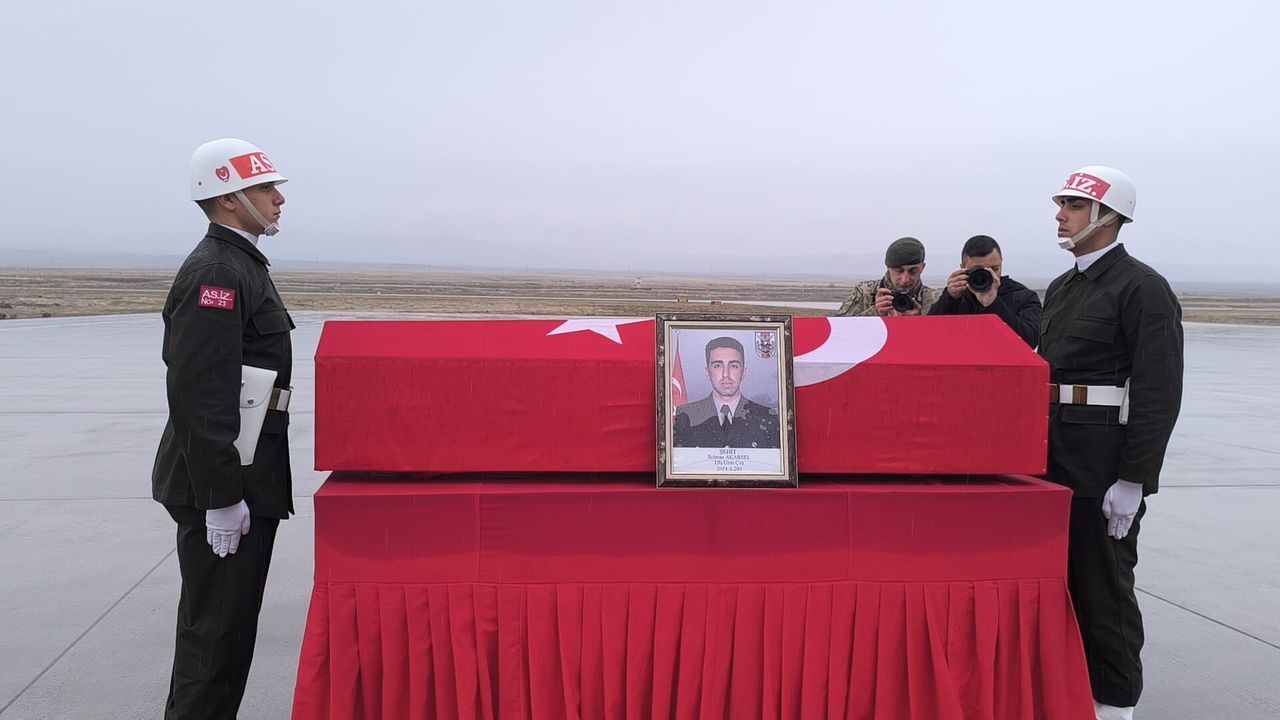 Trafik Kazasında Şehit Olan Asker Memleketine Uğurlandı