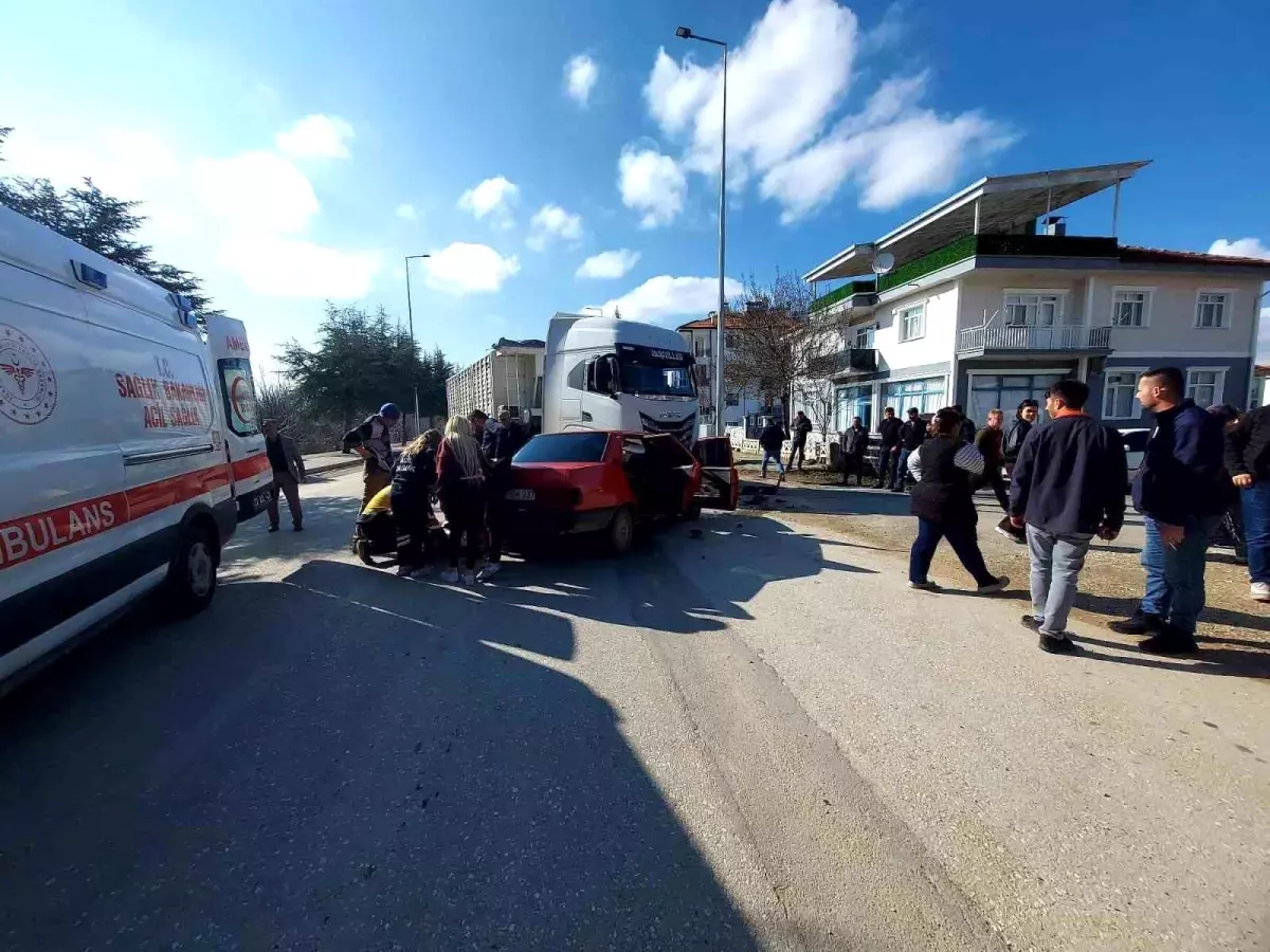 Isparta'da Trafik Kazası: 4 Yaralı