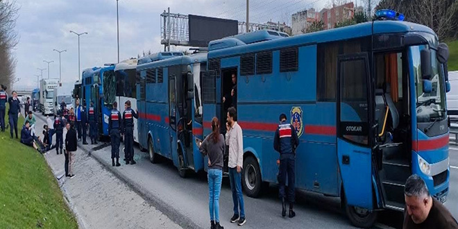 4 Cezaevi Nakil Aracı Zincirleme Kazaya Karıştı: Yaralılar Var