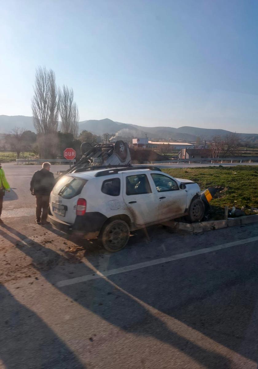 Burdur'da otomobil kazası, 5 yaralı
