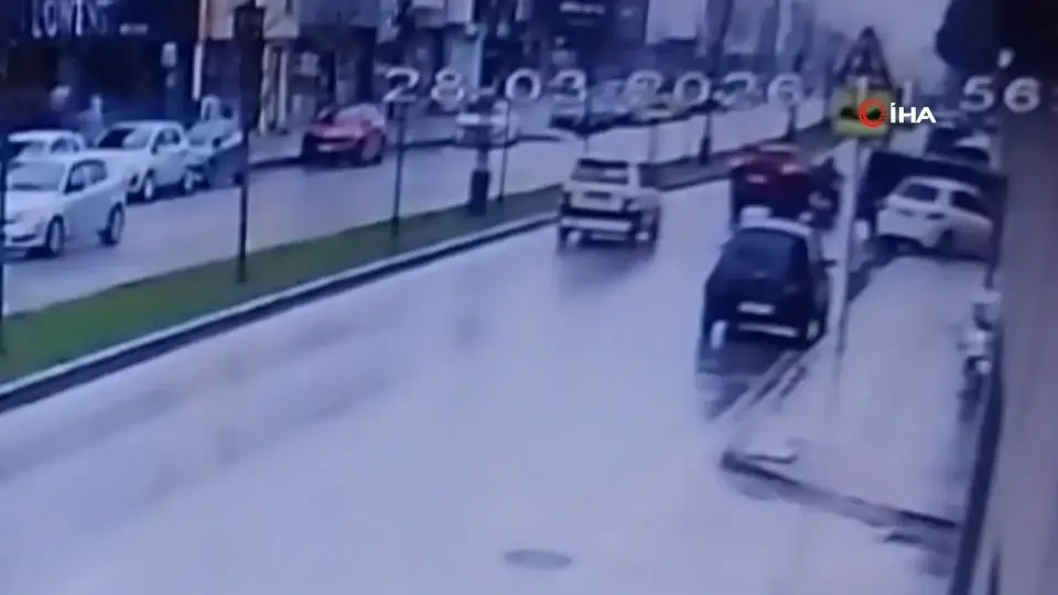 Bursa İnegöl'de cip ile motosiklet çarpıştı: Sürücü yaralandı