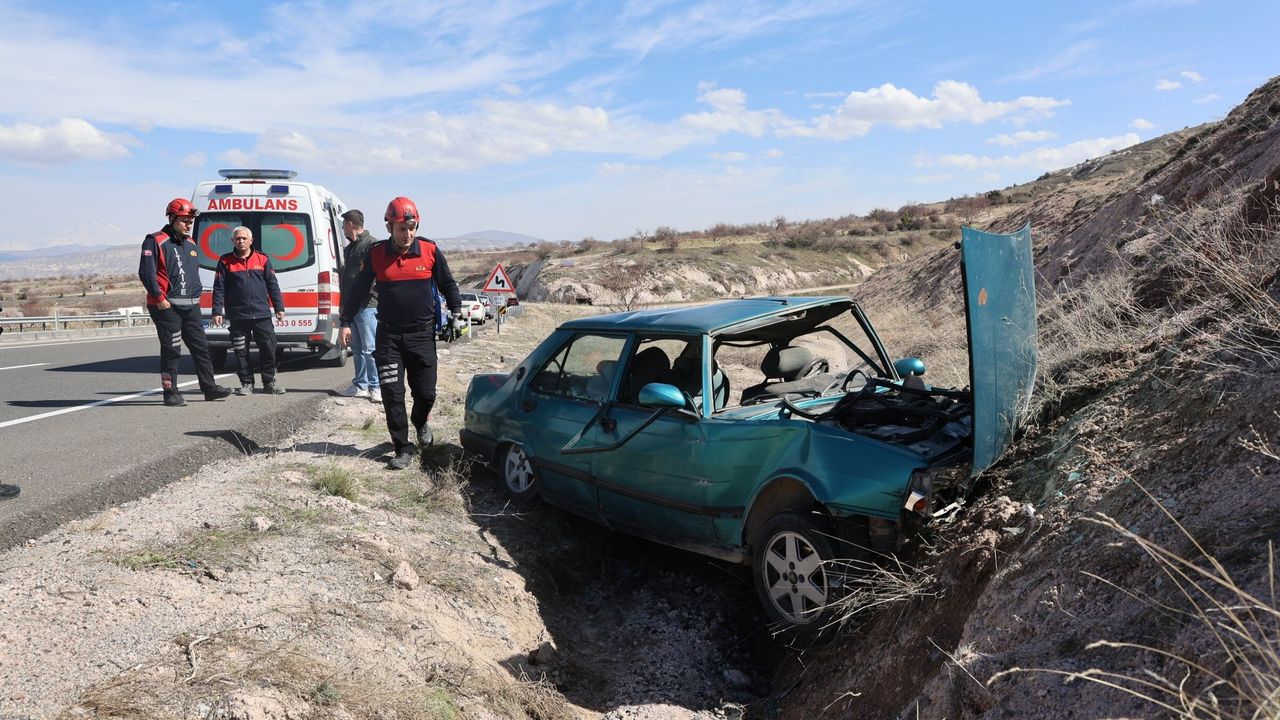 Kontrolden Çıkan Otomobil Karşı Şeride Geçti: 1 Yaralı