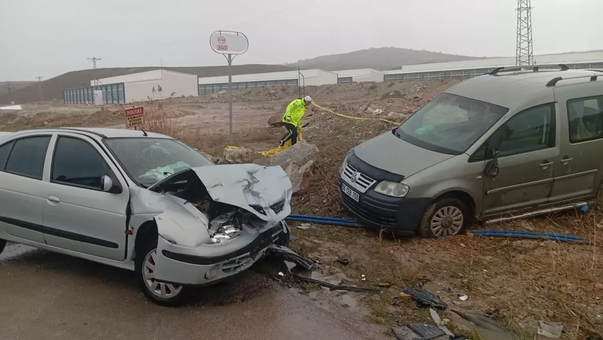 Beypazarı'nda Trafik Kazası: 1 Ölü, 5 Yaralı