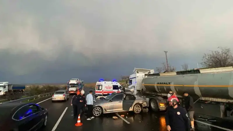 Şanlıurfa’da zincirleme trafik kazası: Ölü ve yaralılar var