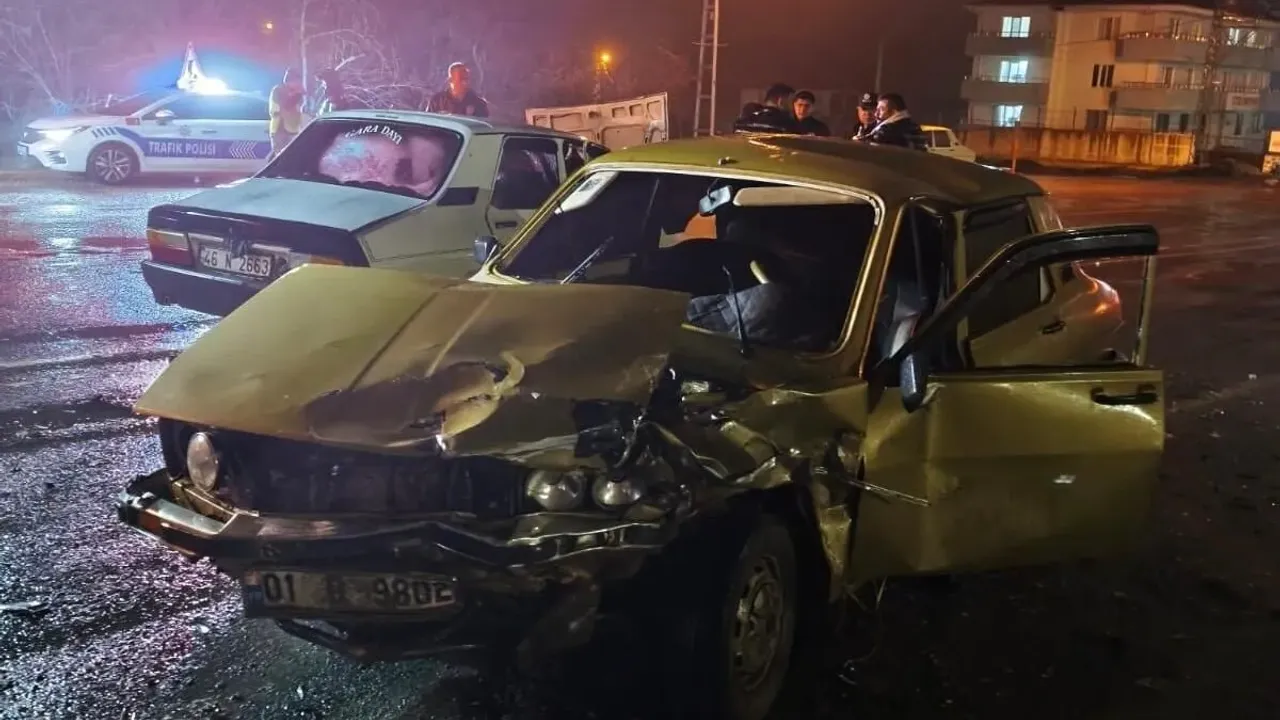 Trafik Kazası: 2 Kişi Yaralandı