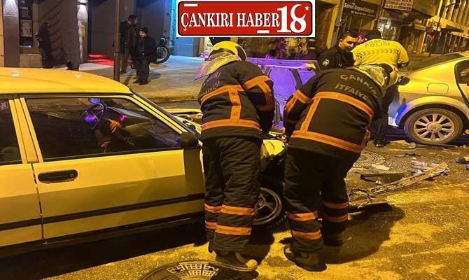 Çankırı Şehir Merkezinde Maddi Hasarlı Trafik Kazası Haber