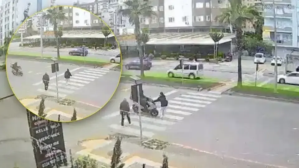 Mersin'deki motosiklet kazasında küçük çocuk metrelerce savruldu