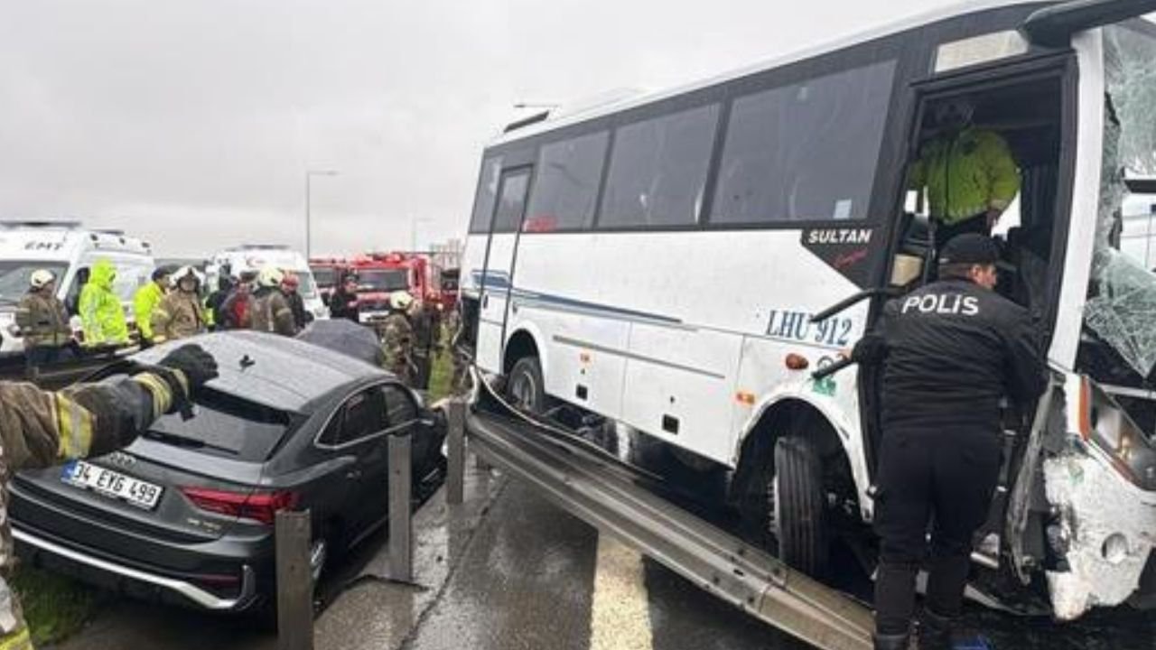 Polis Servisi Kazaya Karıştı: 1 Polis Şehit, Yaralılar Var