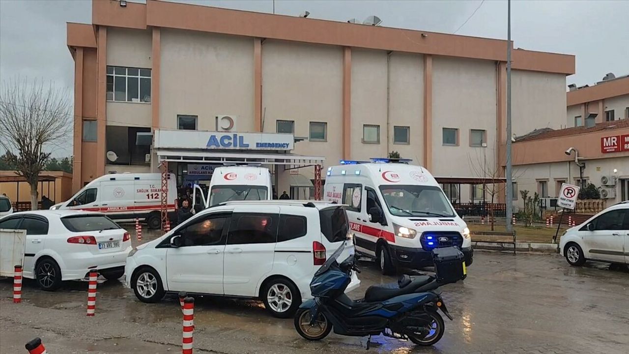 Şırnak'ta korkutan trafik kazası: Okul servisi devrildi, 4 öğrenci yaralı