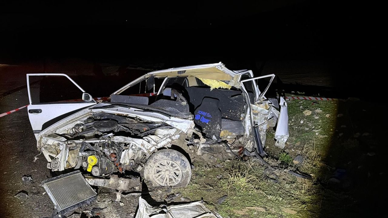 Afyonkarahisar'da iki arabanın çarpıştığı trafik kazasında 1 ölü