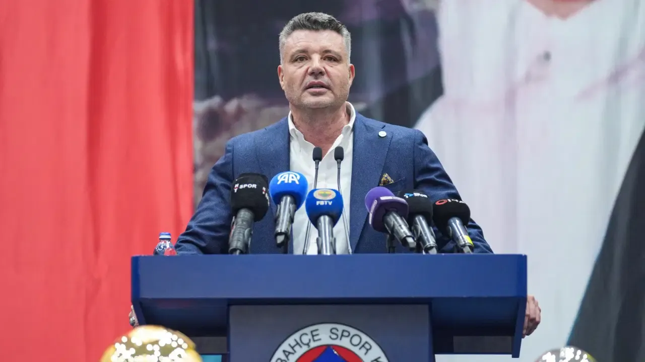 Fenerbahçe Başkanı Sadettin Saran trafik kazası geçirdi