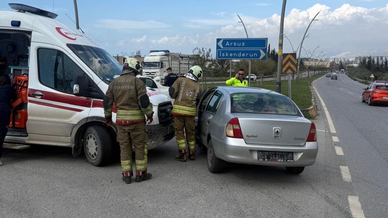 İskenderun Arsuz Kavşağında Trafik Kazası...