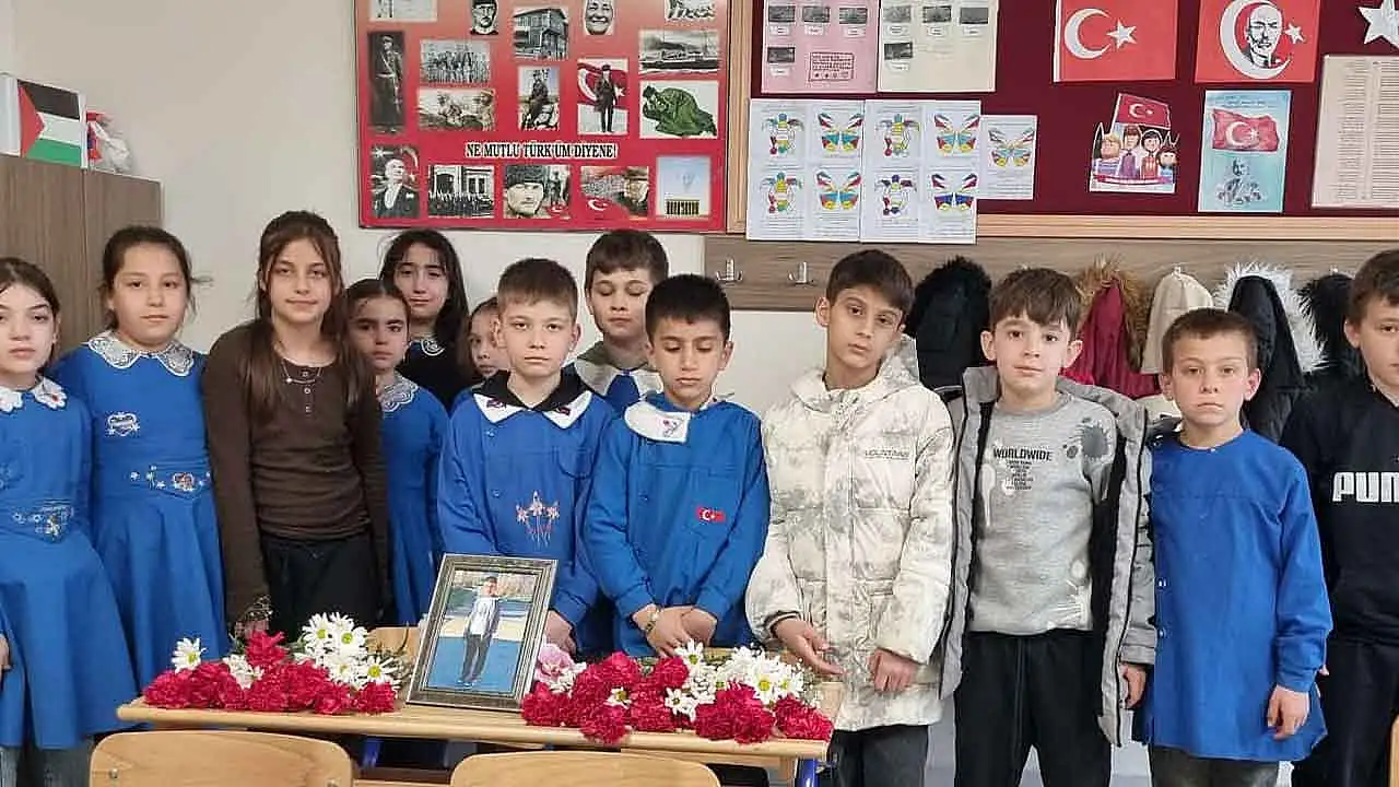 Konya'da trafik kazasında hayatını kaybeden öğrenci anıldı