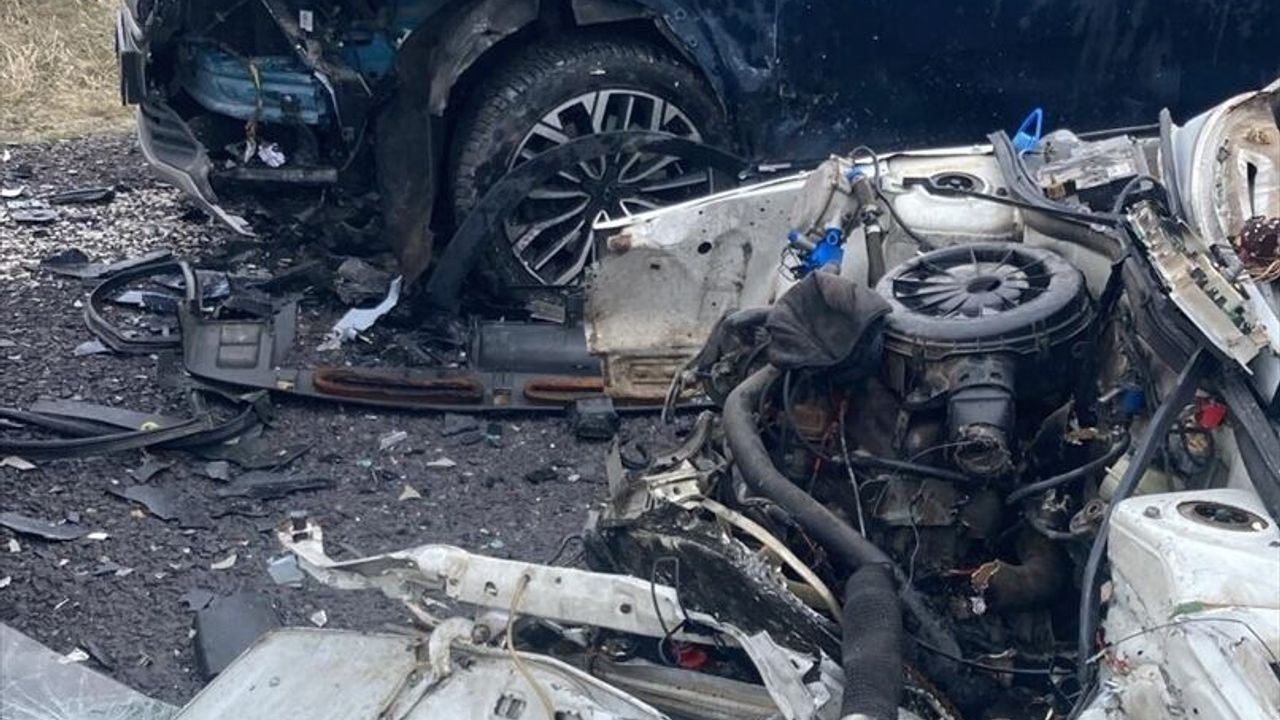 Nevşehir'de iki arabanın çarpıştığı trafik kazasında 1 ölü, 2 yaralı