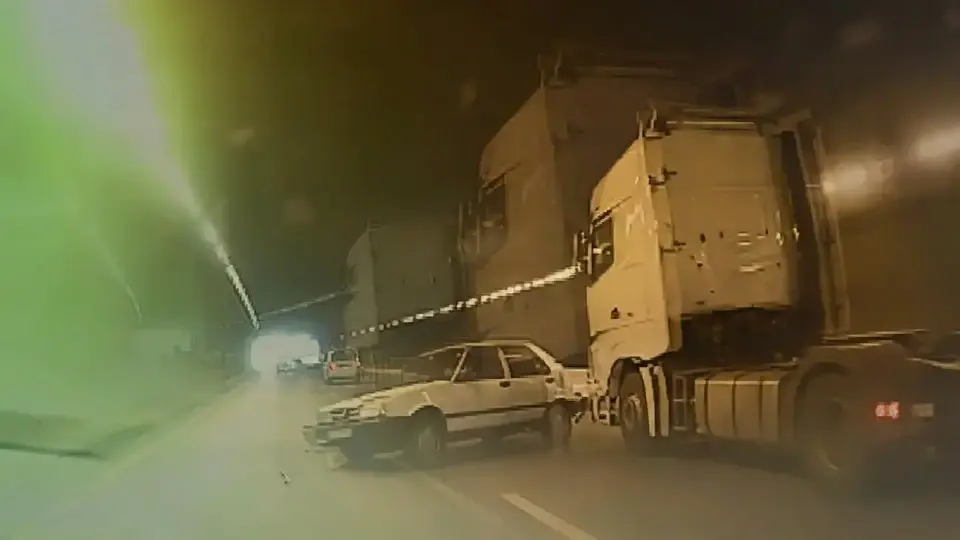 Adana'da otoyol tünelindeki zincirleme kaza kameraya yansıdı | ADANA HABERLERİ