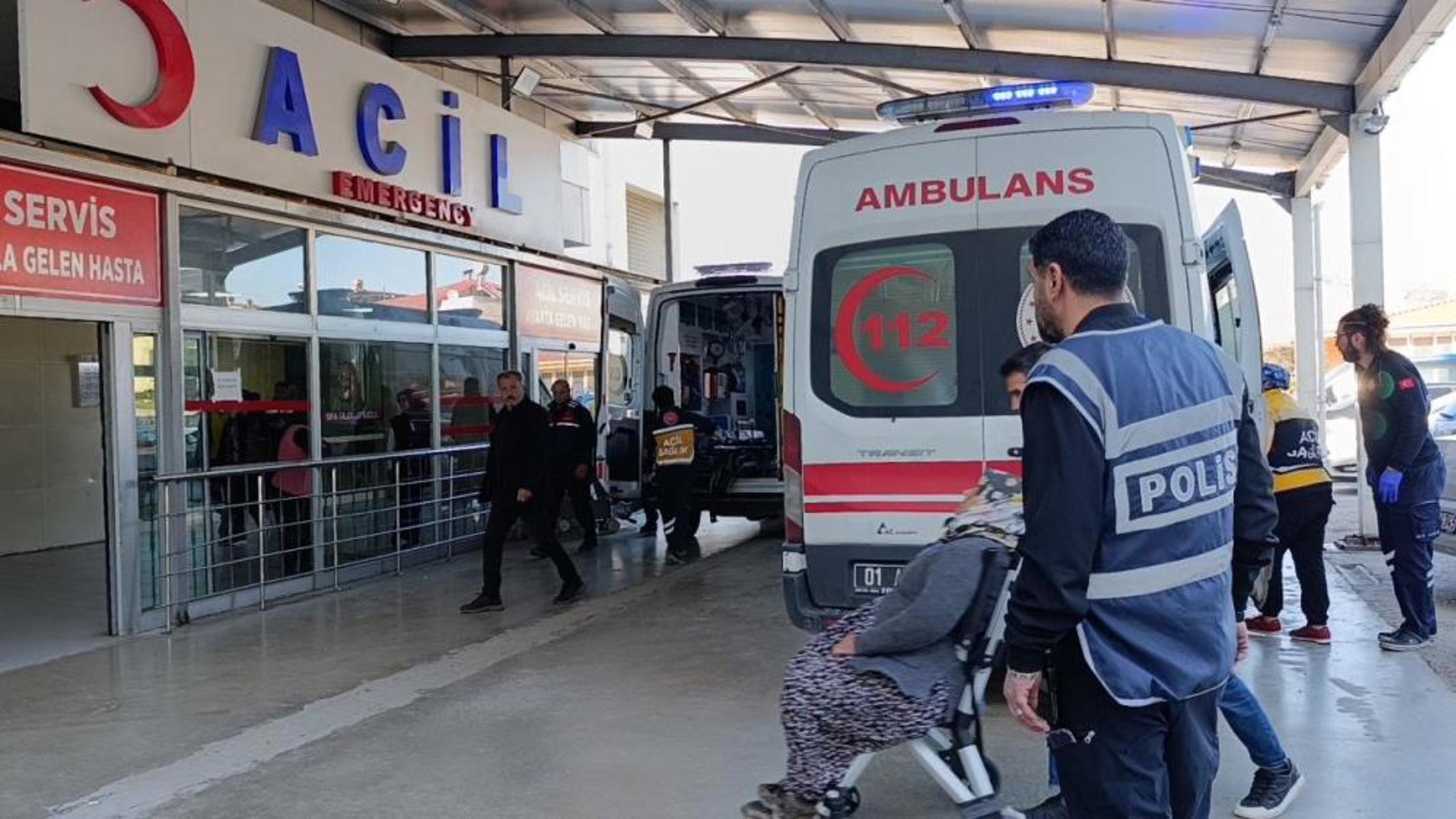 Adana'da tarım işçilerinin servisi kaza yaptı. 17 yaralı