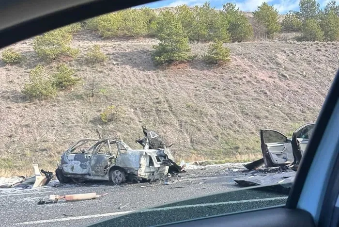 Ankara kaza | Katliam gibi kaza: 5 ölü, araç alevlere teslim oldu