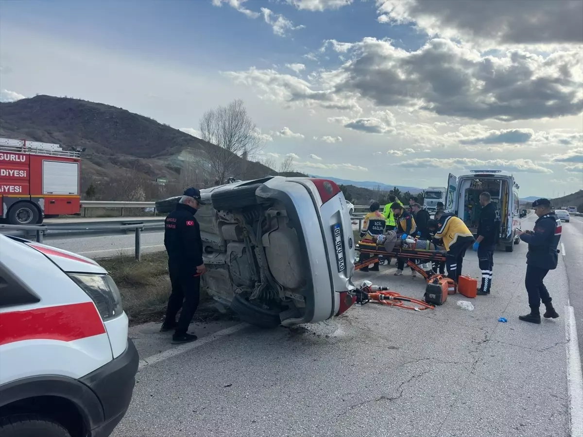 Sungurlu'da Trafik Kazası: 3 Yaralı