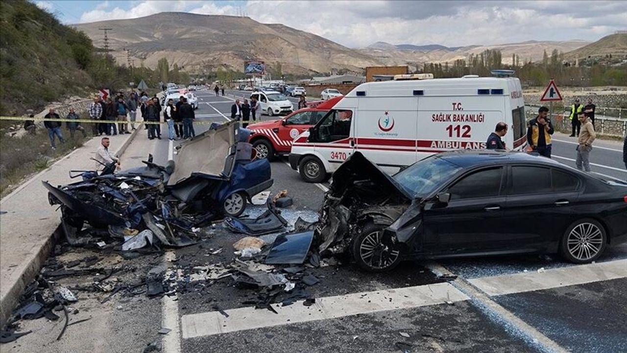 Seydişehir’de Trafik Kazası: İki Araç Çarpıştı, 3 Yaralı