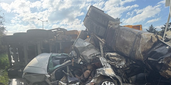 Anadolu Otoyolu'nda zincirleme trafik kazası: 2 kişi öldü