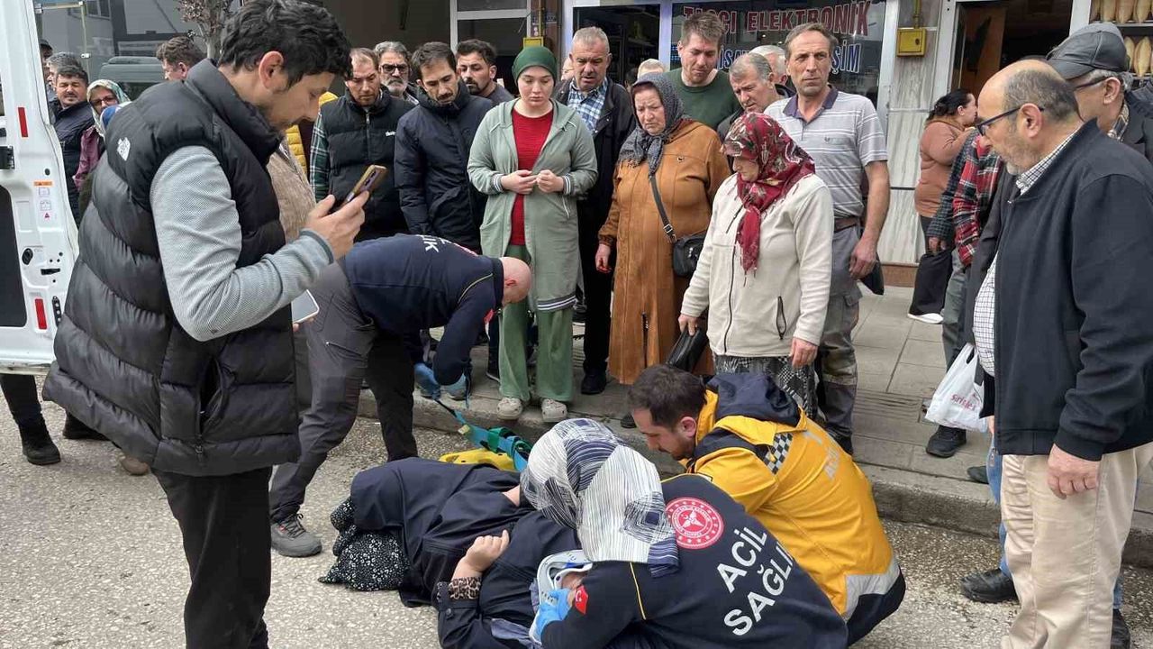 Ordu'da otomobilin çarptığı yaya yaralandı: Kaza anı kamerada