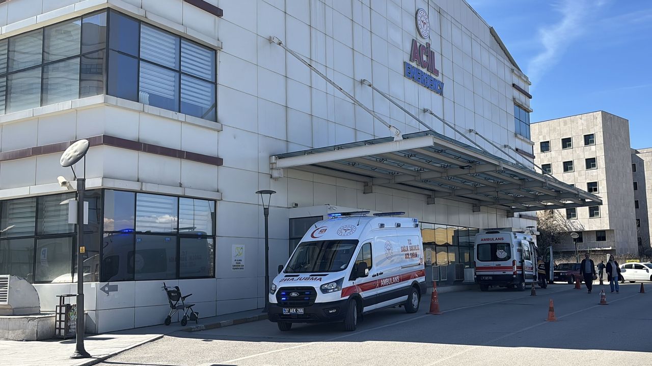 Kastamonu'da aracın yayalara çarptığı trafik kazasında 2 yaralı