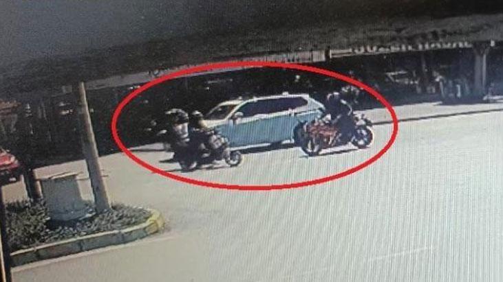 Kafa kafaya çarpıştılar! 3 kişinin yaralandığı kaza...