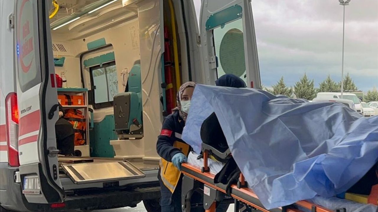 Aksaray'da tur otobüsünün devrildiği trafik kazasında 19 yaralı