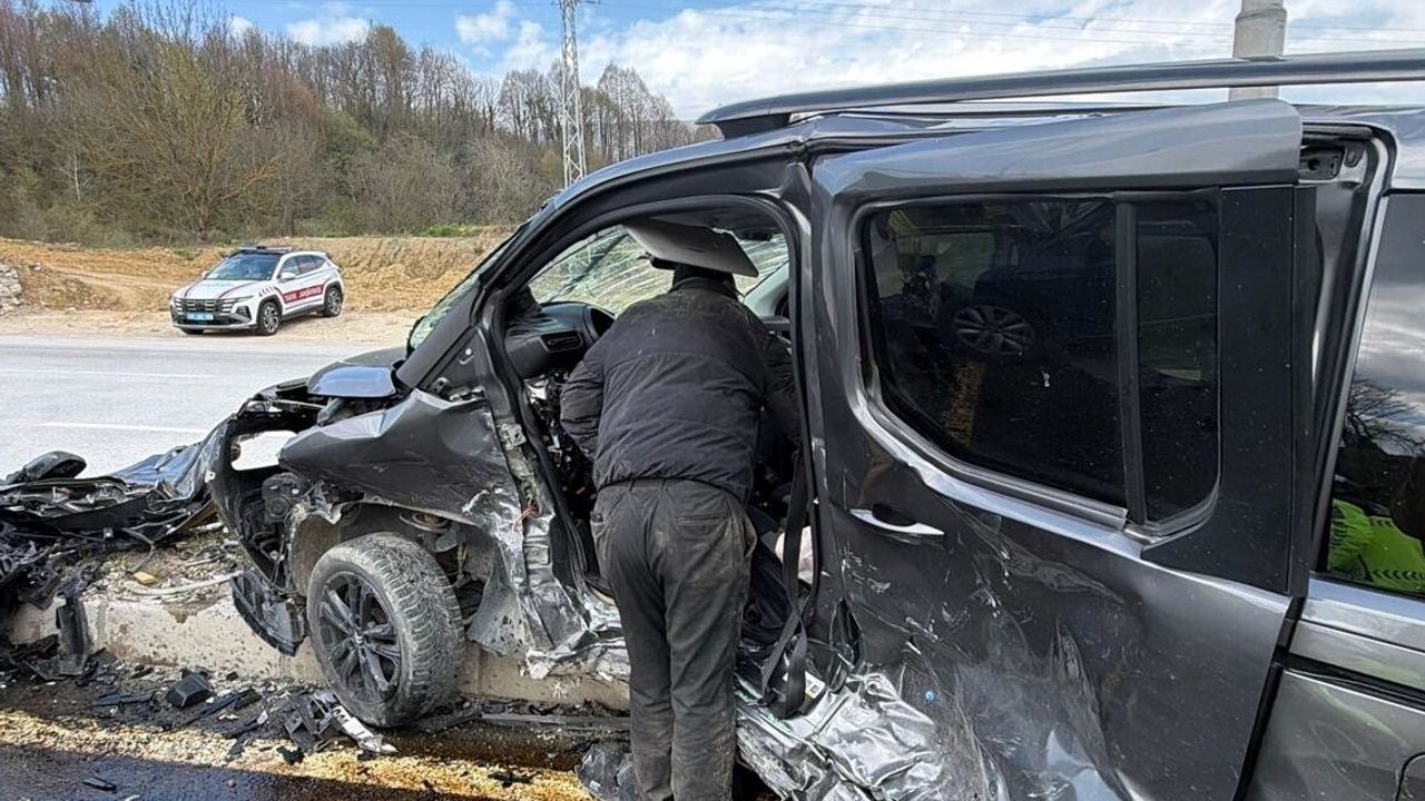 Trafik kazasında yaralanan sürücü hastanede öldü