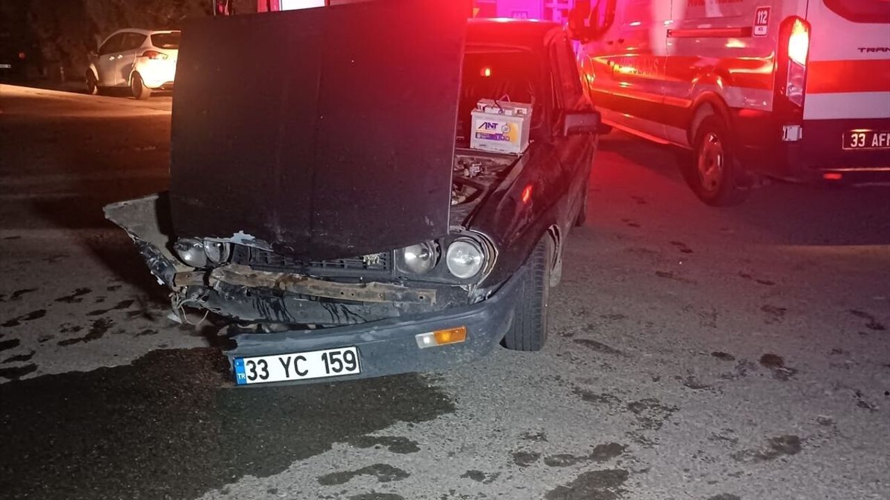 Mersin'de iki aracın çarpıştığı trafik kazasında 2 yaralı