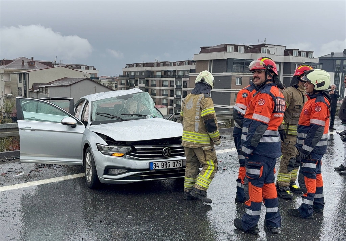 Çekmeköy’de trafik kazasında 4 kişi yaralandı