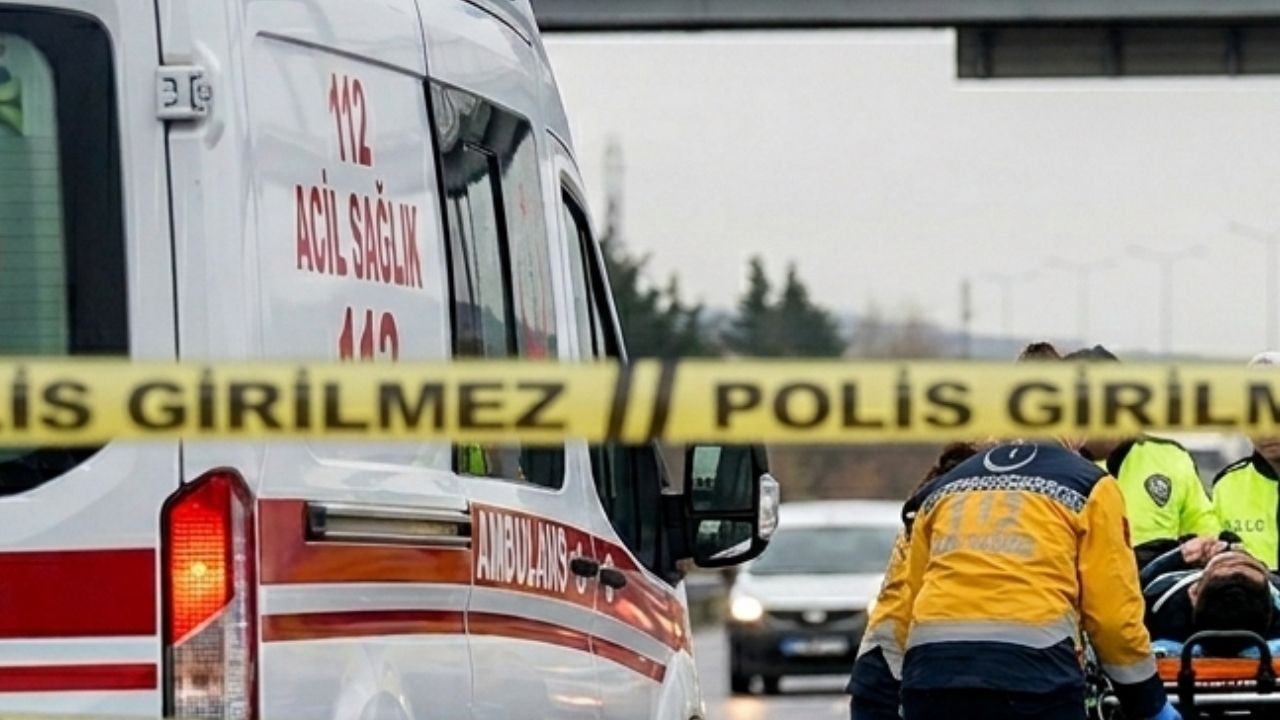 Afyon’da Korkutan Kaza: Otomobil Ağaca Çarptı