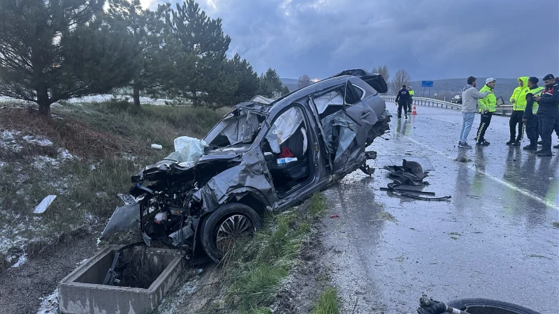 Çorum'da peş peşe iki trafik kazası meydana geldi: Bir kişi hayatını kaybetti